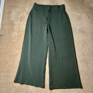Spanx AirEssentials Wide Leg Pant, Dark Palm Green, Sz 1X, EUC